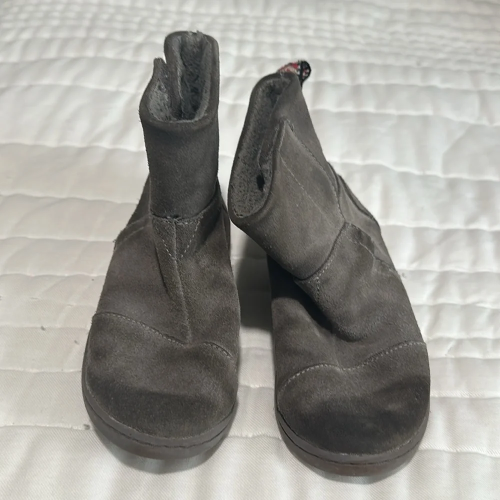 Tom’s Grey Suede Toddler Winter Boots Size 9T